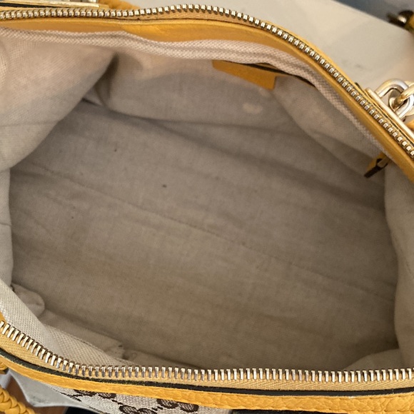 Gucci Bella cloth and Leather bag with Crossbody Strap - Picture 11 of 14